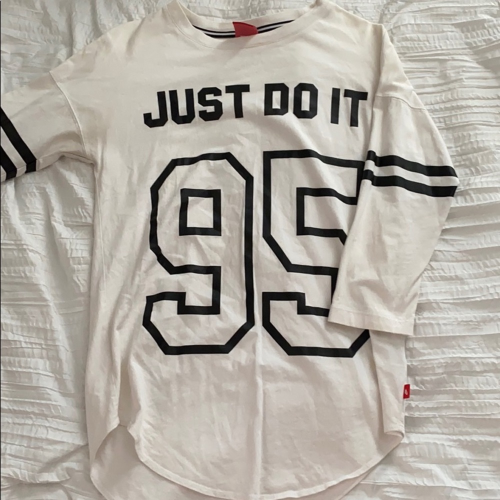 Black and white nike work out shirt